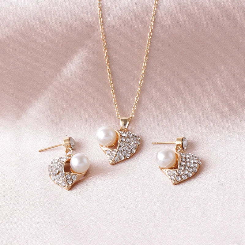 Heart Pearl Jewelry Set with Earrings and Necklace
